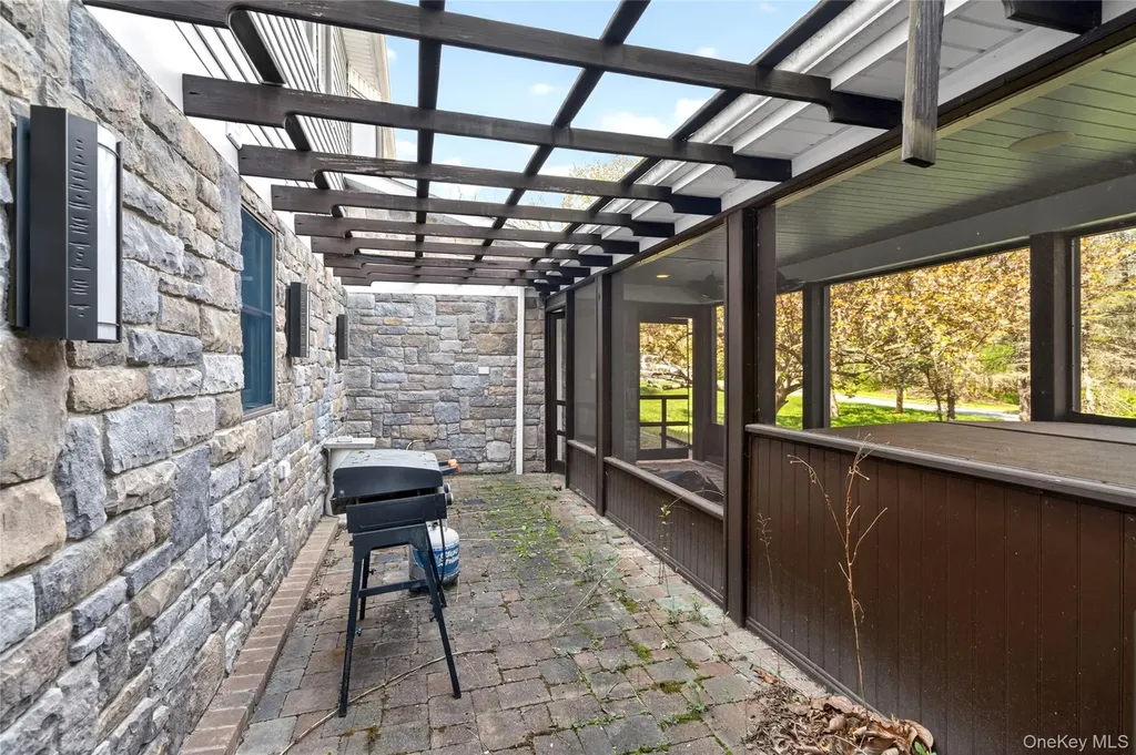 6 Emily Lane Monroe NY 10950