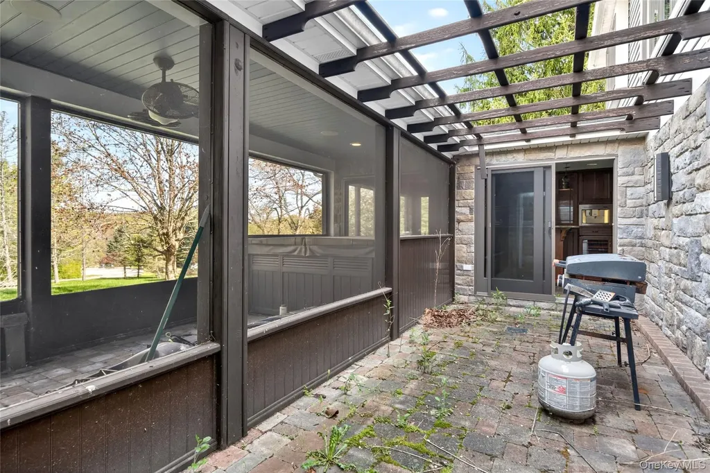 6 Emily Lane Monroe NY 10950