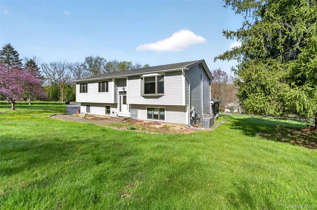 6 Emily Lane Monroe NY 10950