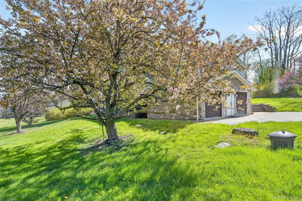 6 Emily Lane Monroe NY 10950