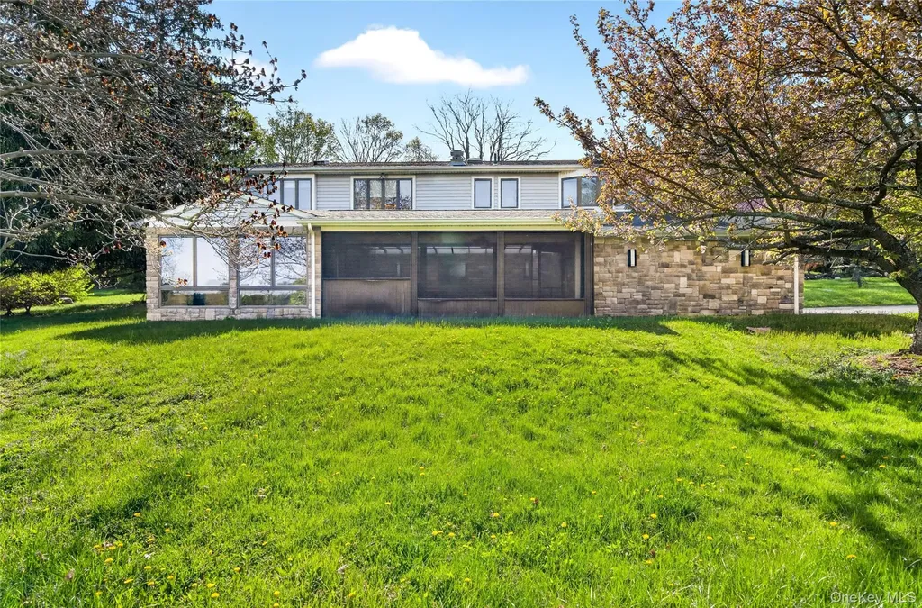 6 Emily Lane Monroe NY 10950