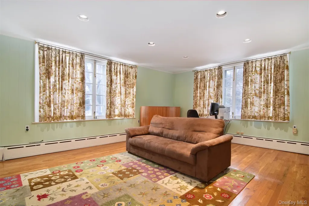 4610 Boston Post Road Pelham NY 10803