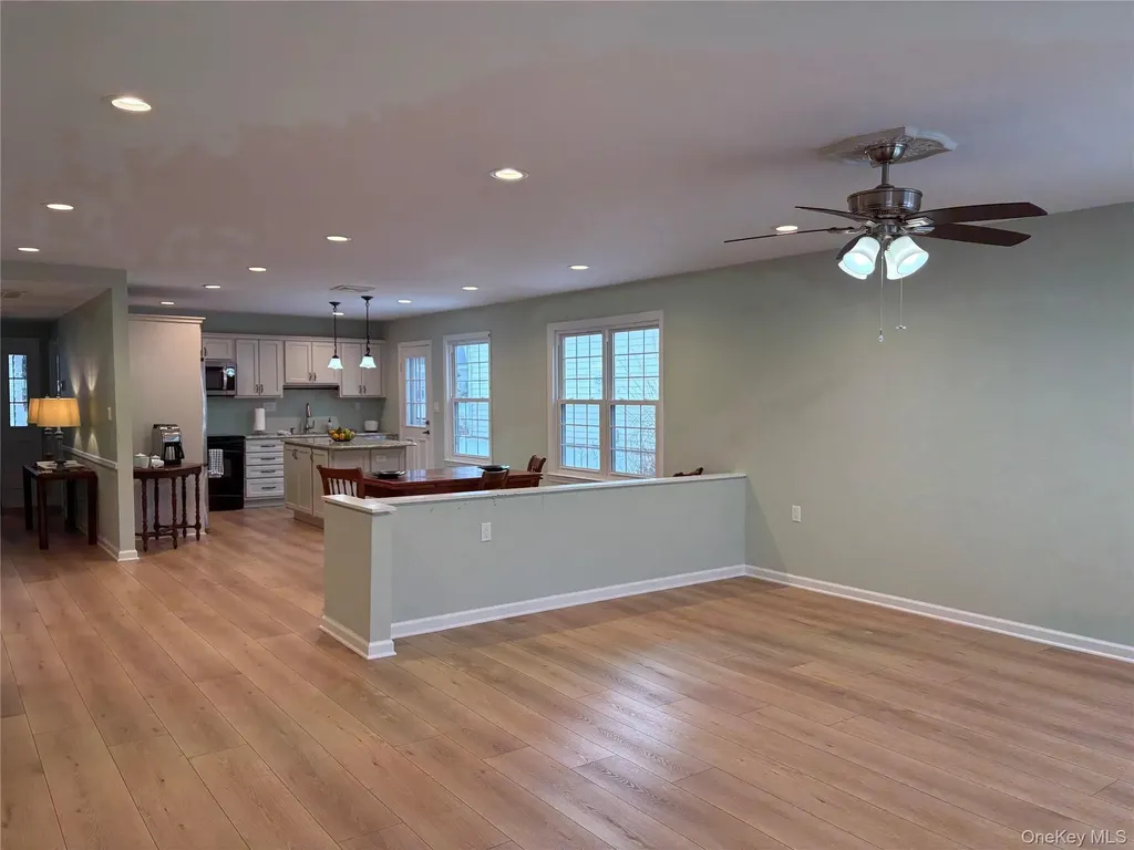 498 Cranston Lane Ridge NY 11961