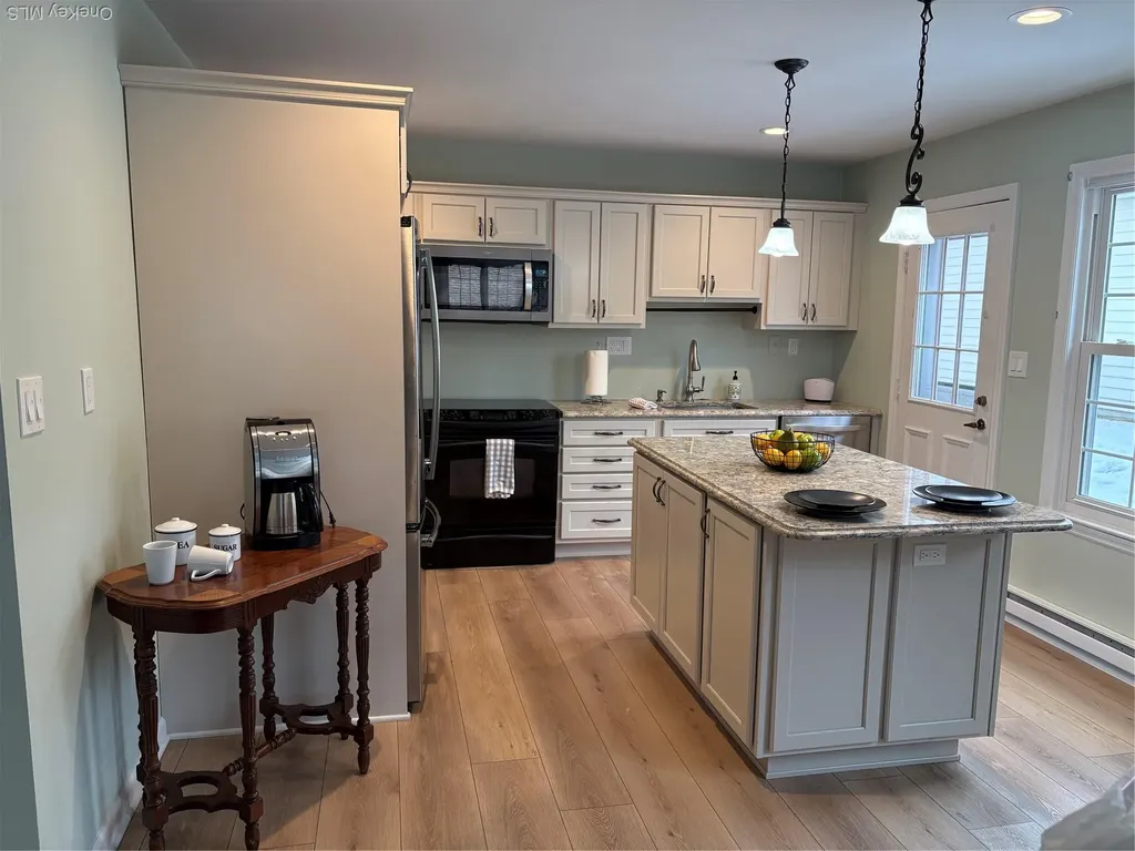 498 Cranston Lane Ridge NY 11961