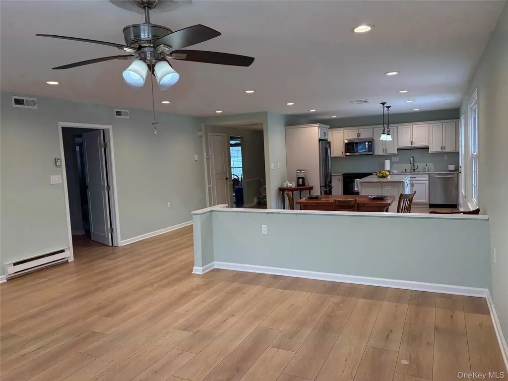 498 Cranston Lane Ridge NY 11961