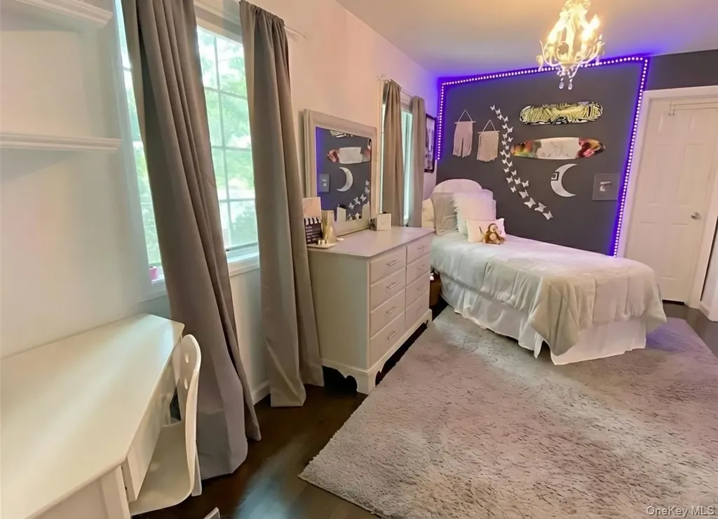 1 Hillcrest Place Locust Valley NY 11560