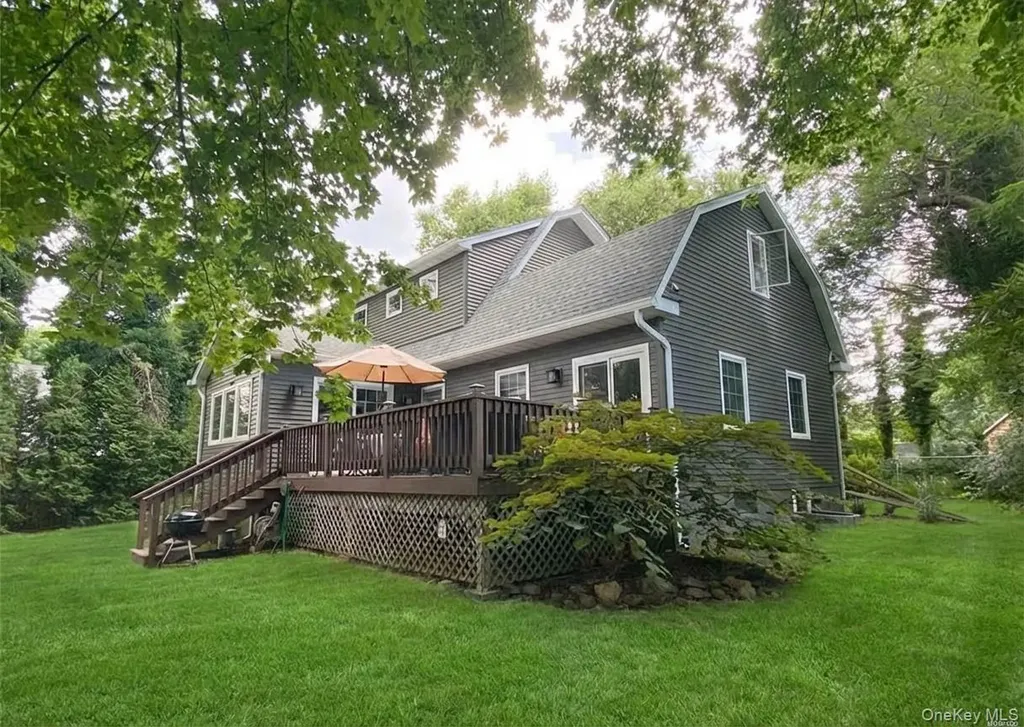 1 Hillcrest Place Locust Valley NY 11560