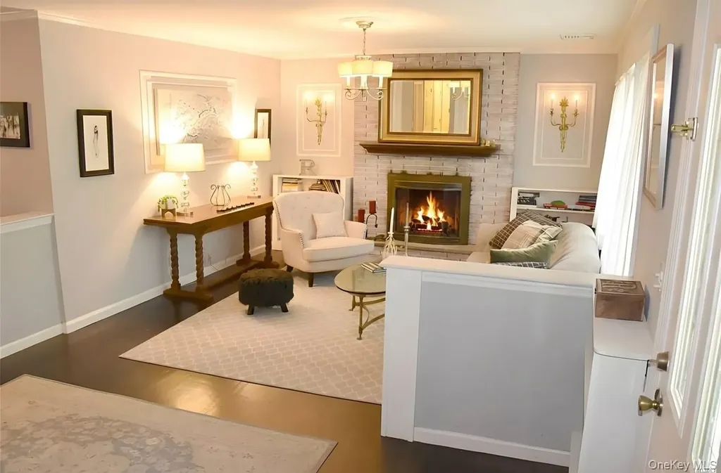 1 Hillcrest Place Locust Valley NY 11560