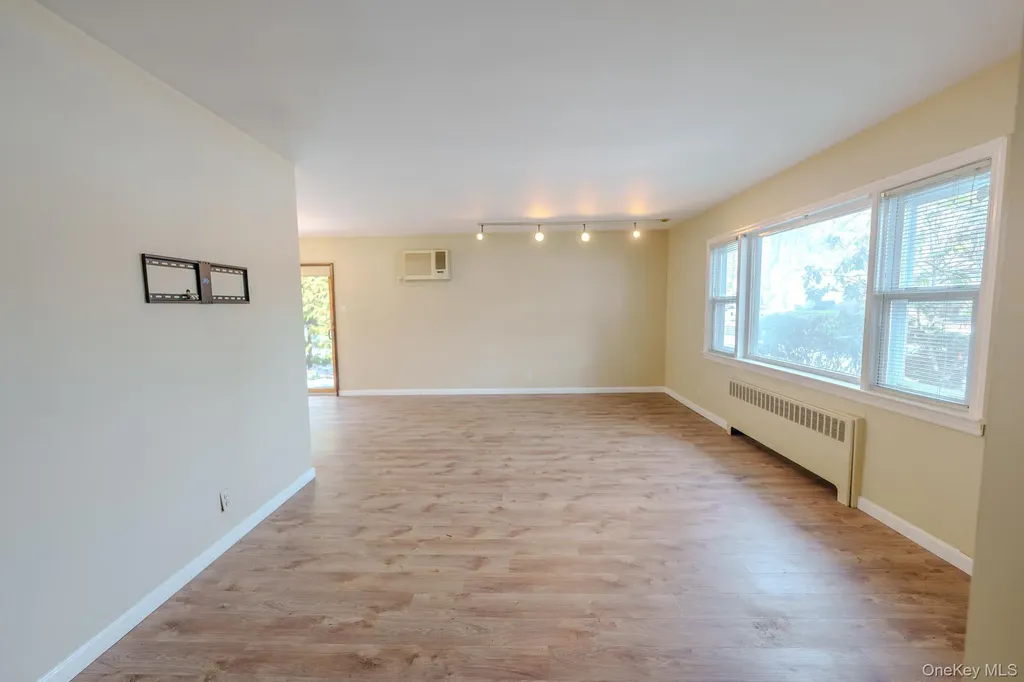160 Sackville Road Garden City NY 11530