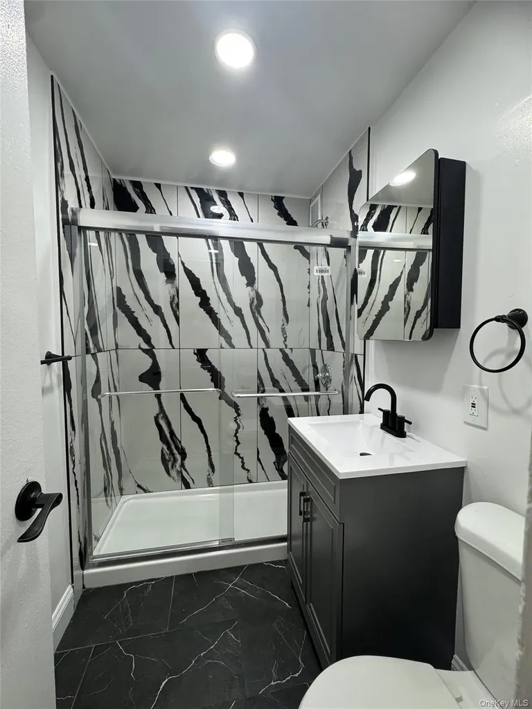 30 Cole S Spring Valley NY 10977