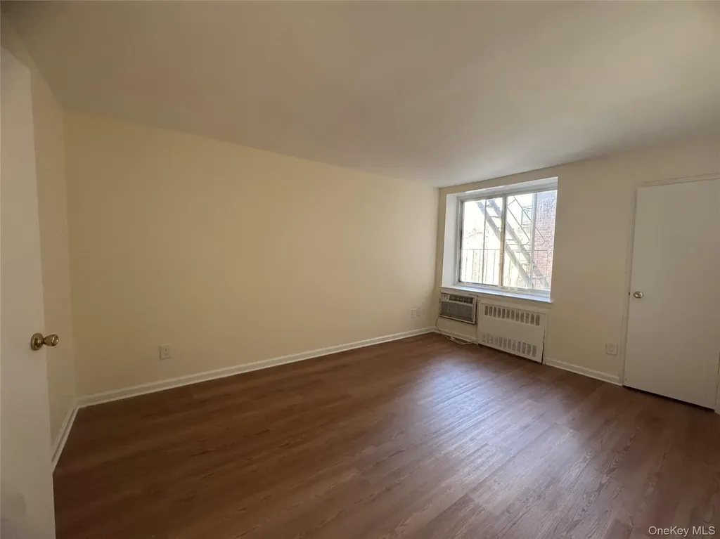 30 Cole S Spring Valley NY 10977