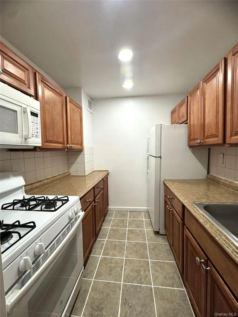 30 Cole S Spring Valley NY 10977