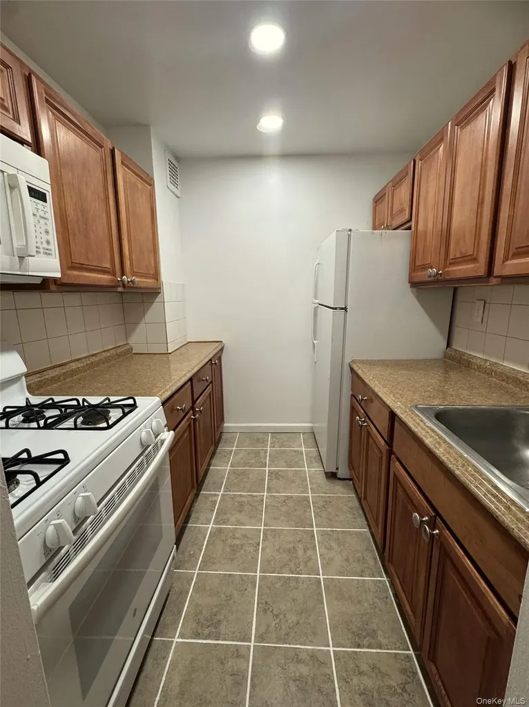 30 Cole S Spring Valley NY 10977