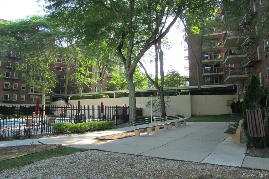 30 Cole S Spring Valley NY 10977