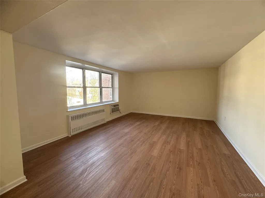 30 Cole S Spring Valley NY 10977
