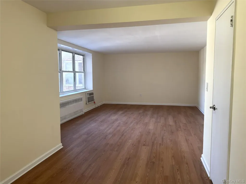 30 Cole S Spring Valley NY 10977
