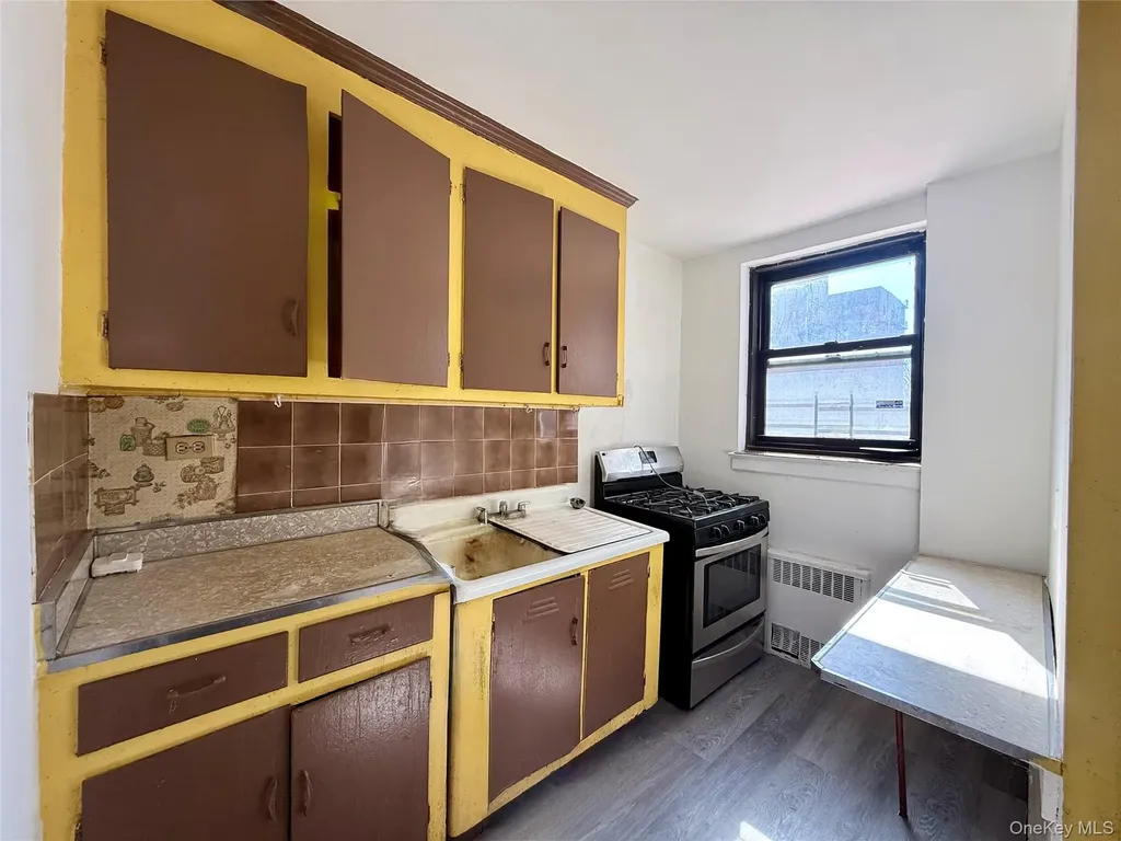 112-50 Northern Boulevard Corona NY 11368