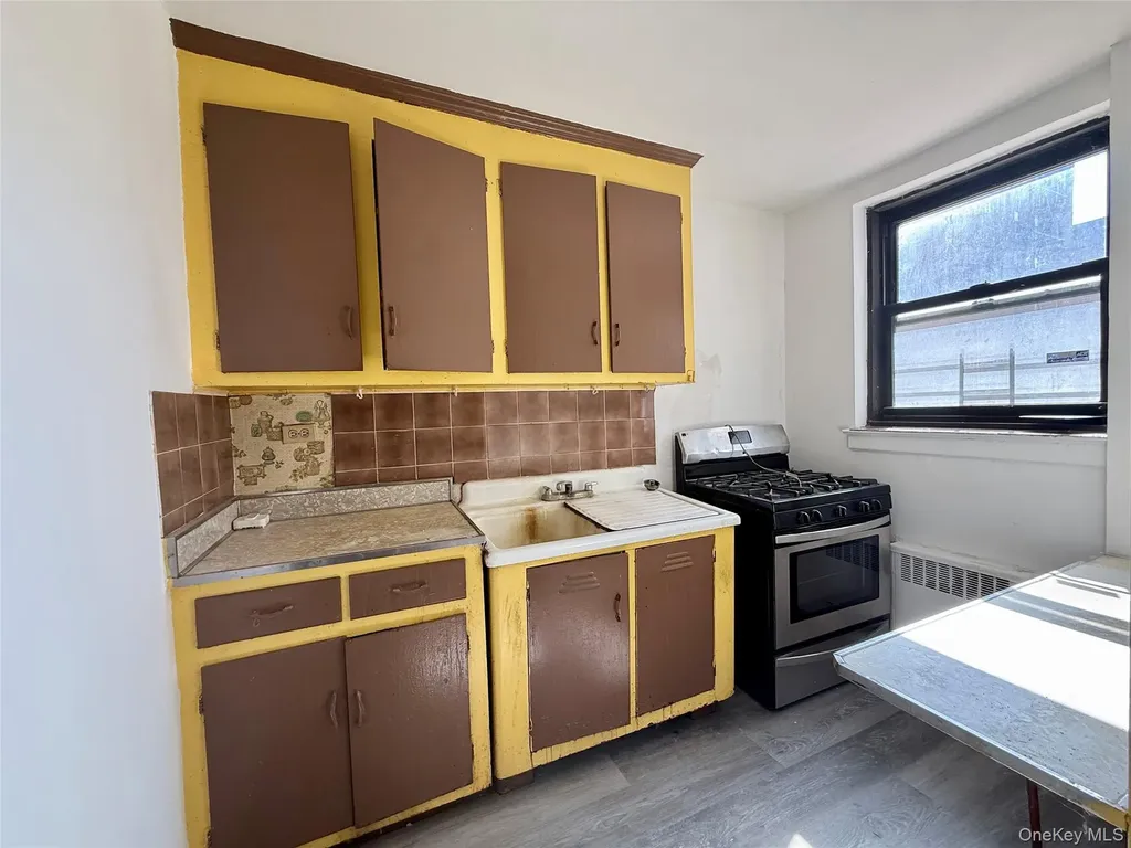 112-50 Northern Boulevard Corona NY 11368