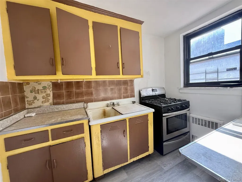 112-50 Northern Boulevard Corona NY 11368