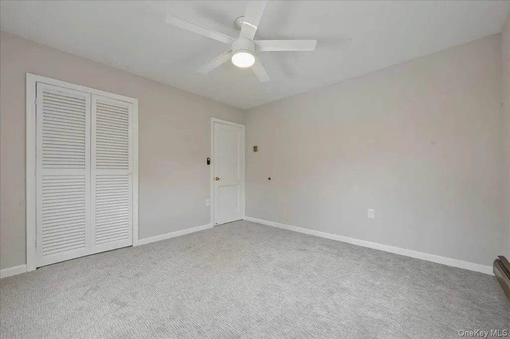 25 Peacock Lane Levittown NY 11756