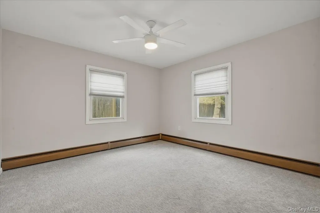 25 Peacock Lane Levittown NY 11756