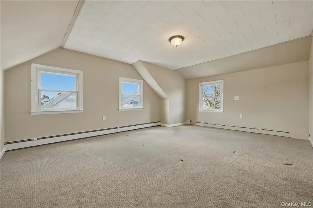 25 Peacock Lane Levittown NY 11756