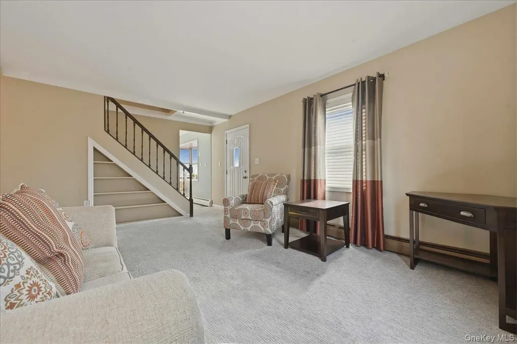 25 Peacock Lane Levittown NY 11756