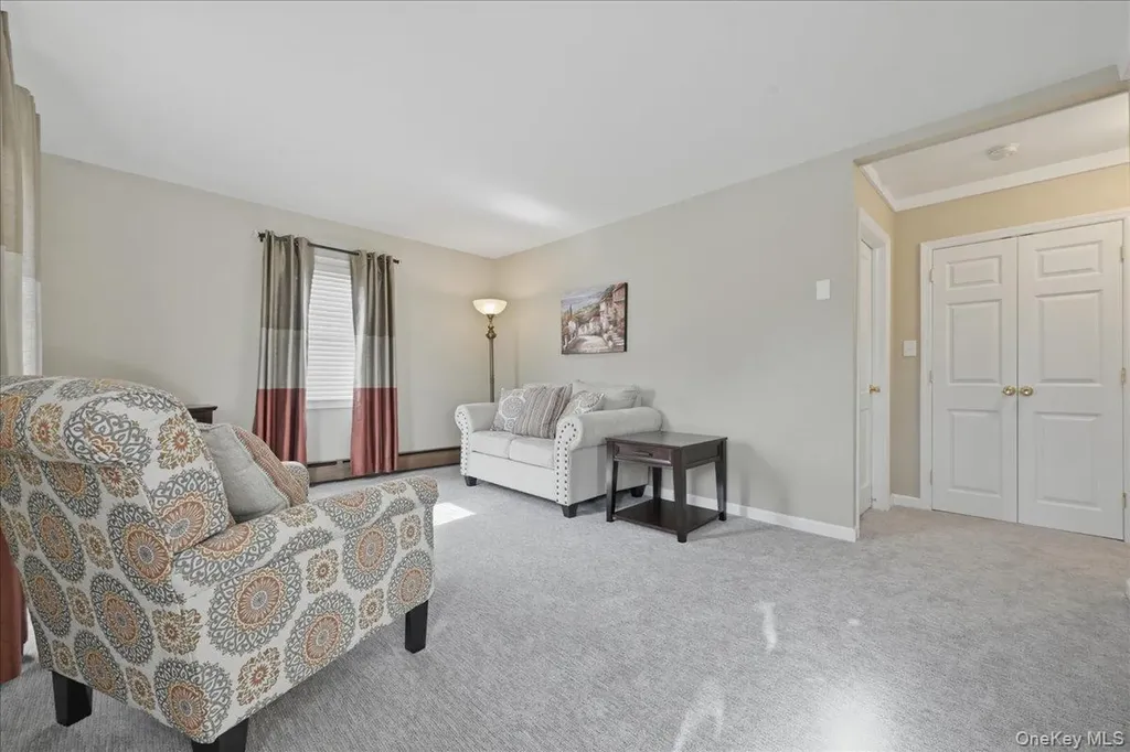 25 Peacock Lane Levittown NY 11756