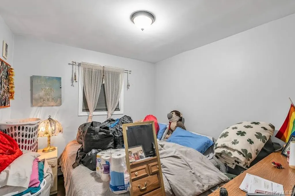 13 Carr Lane Medford NY 11763