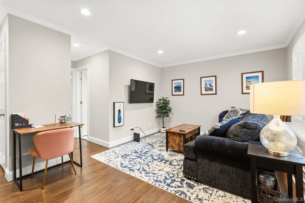 326 Edmunton Drive North Babylon NY 11703