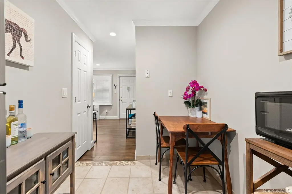 326 Edmunton Drive North Babylon NY 11703