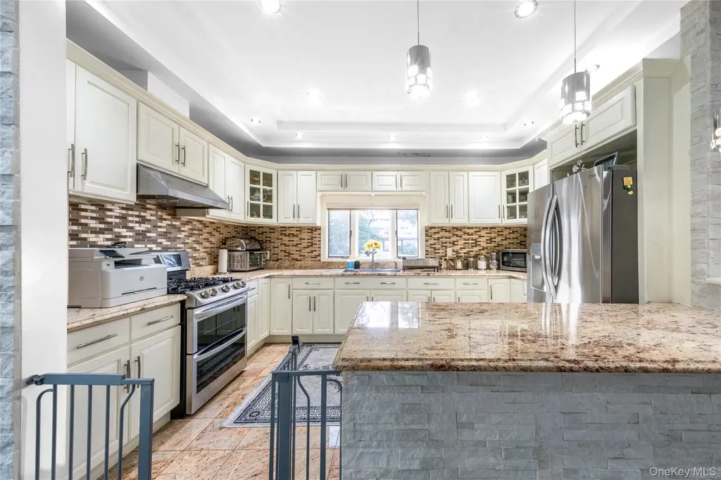 16602 76th Avenue Fresh Meadows NY 11366