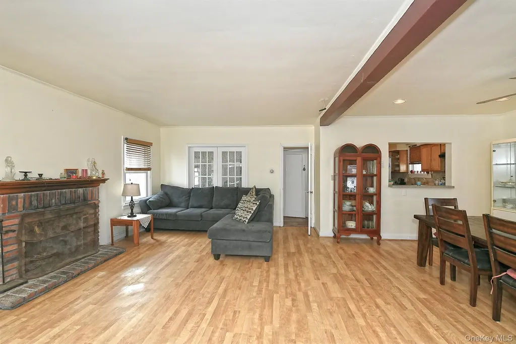 540 W Olive Street Long Beach NY 11561