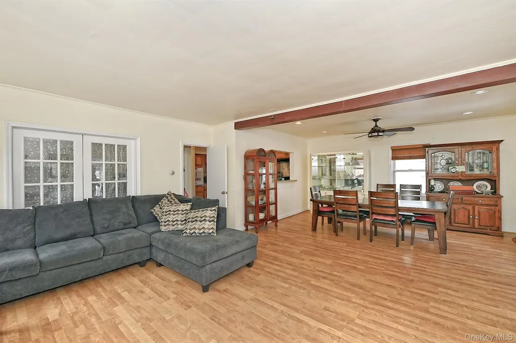 540 W Olive Street Long Beach NY 11561