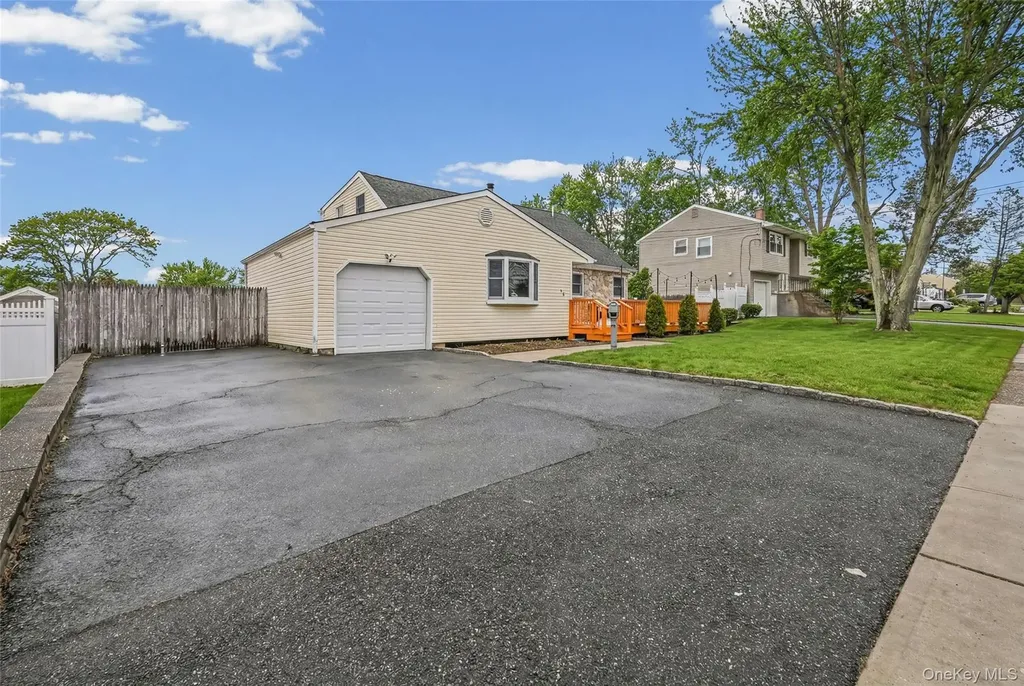 327 Barton Avenue East Patchogue NY 11772