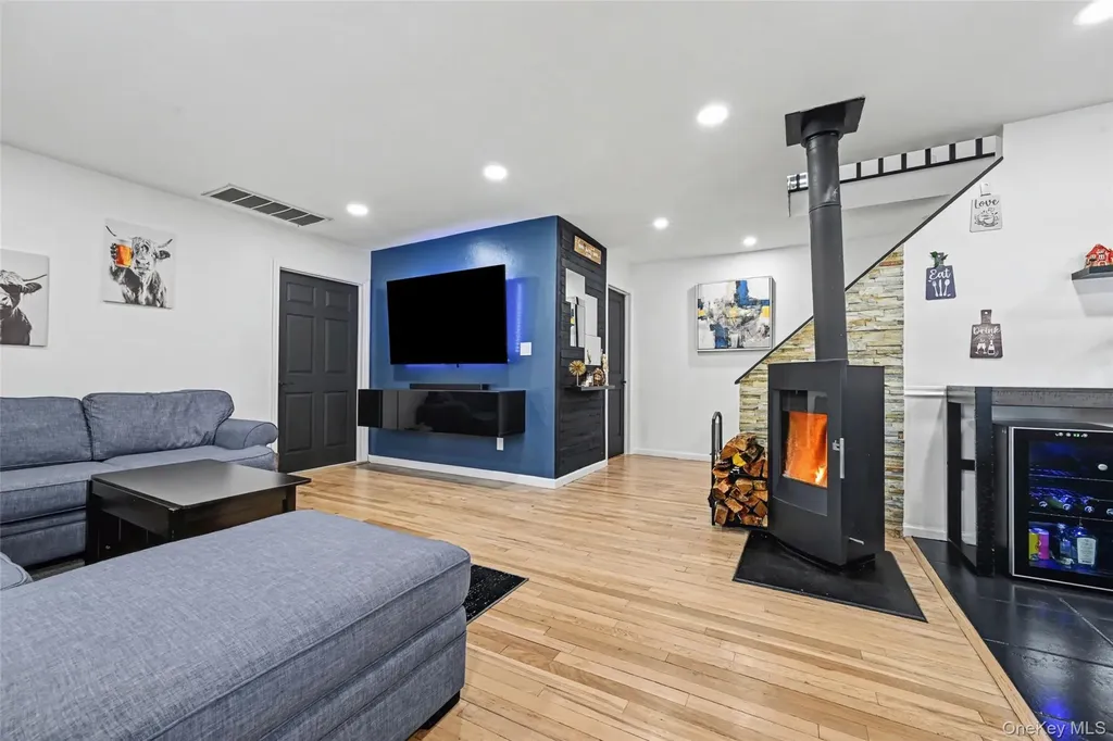 327 Barton Avenue East Patchogue NY 11772