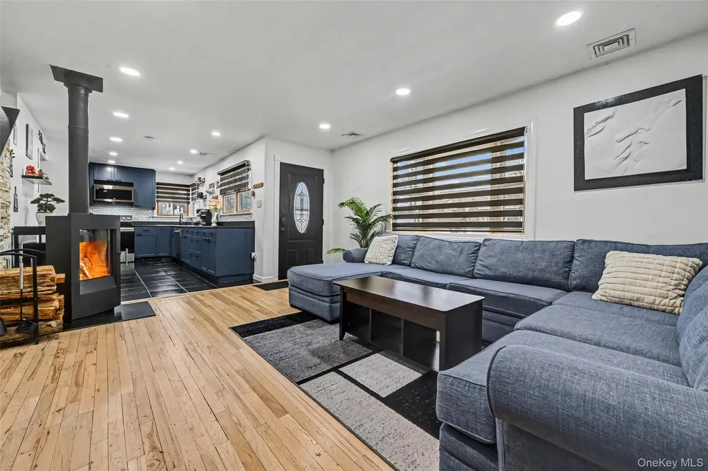 327 Barton Avenue East Patchogue NY 11772