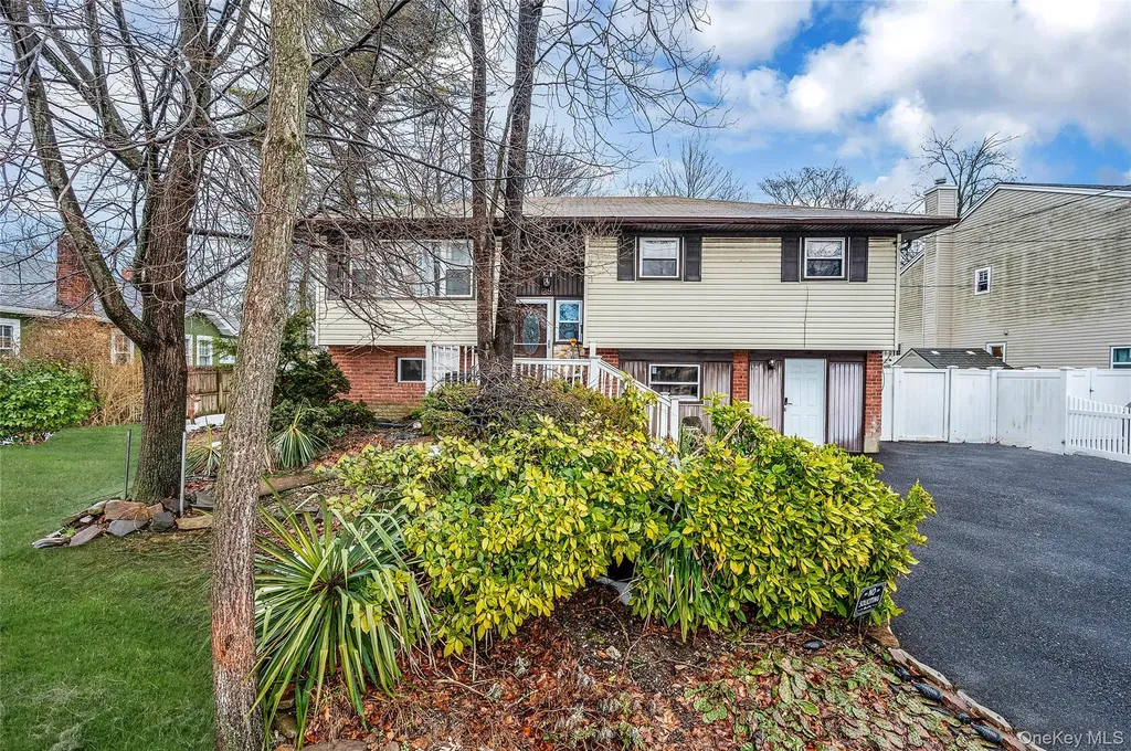 29 N Baldwin Place Massapequa NY 11758