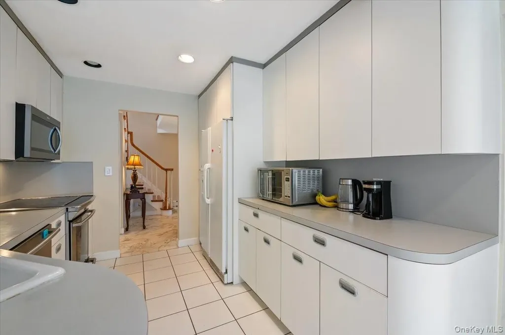 8 Sagamore Way S Jericho NY 11753