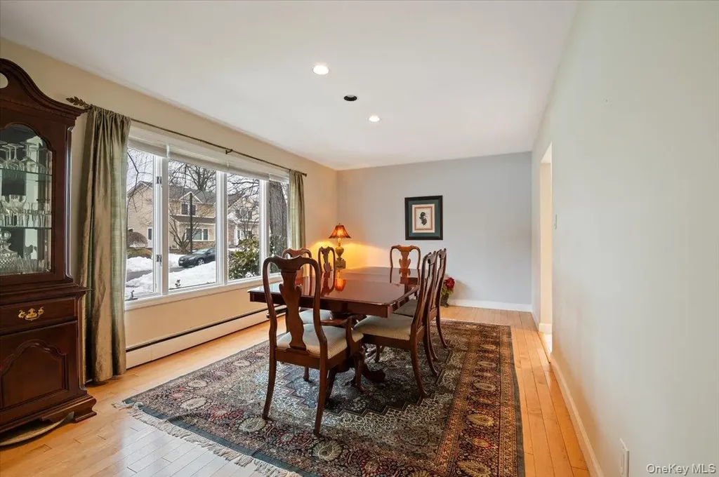 8 Sagamore Way S Jericho NY 11753