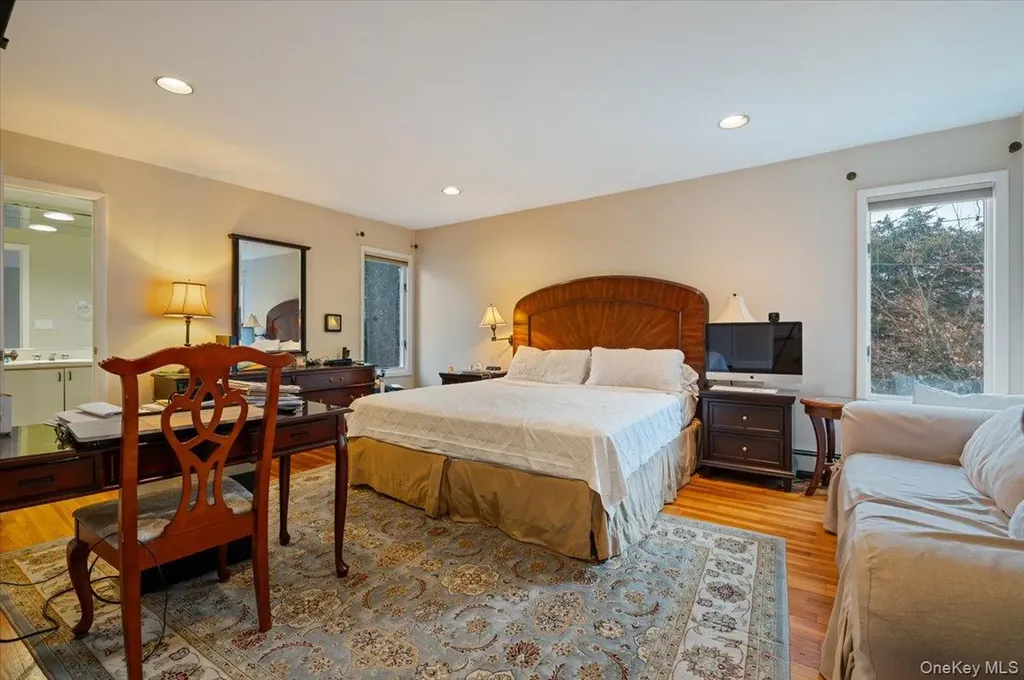 8 Sagamore Way S Jericho NY 11753