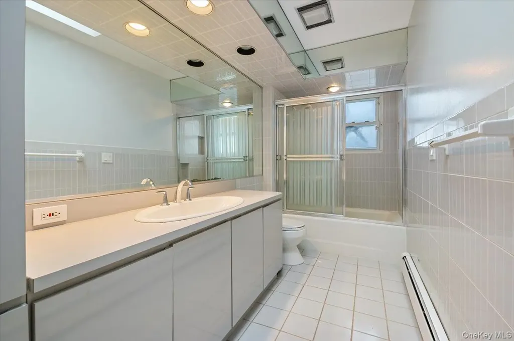 8 Sagamore Way S Jericho NY 11753