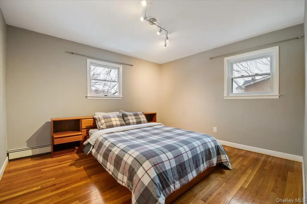 8 Sagamore Way S Jericho NY 11753