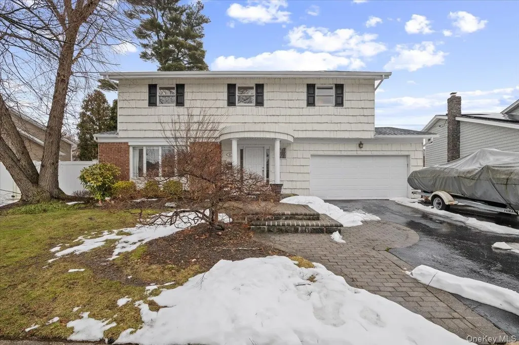8 Sagamore Way S Jericho NY 11753