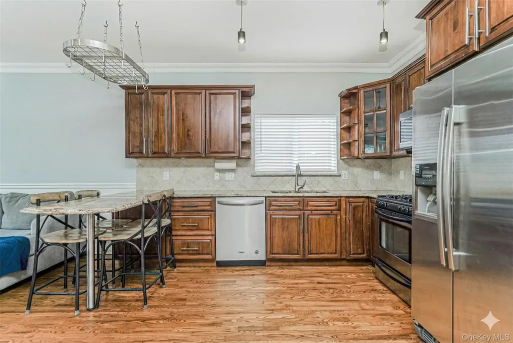 49 Llewellyn Place Staten Island NY 10310