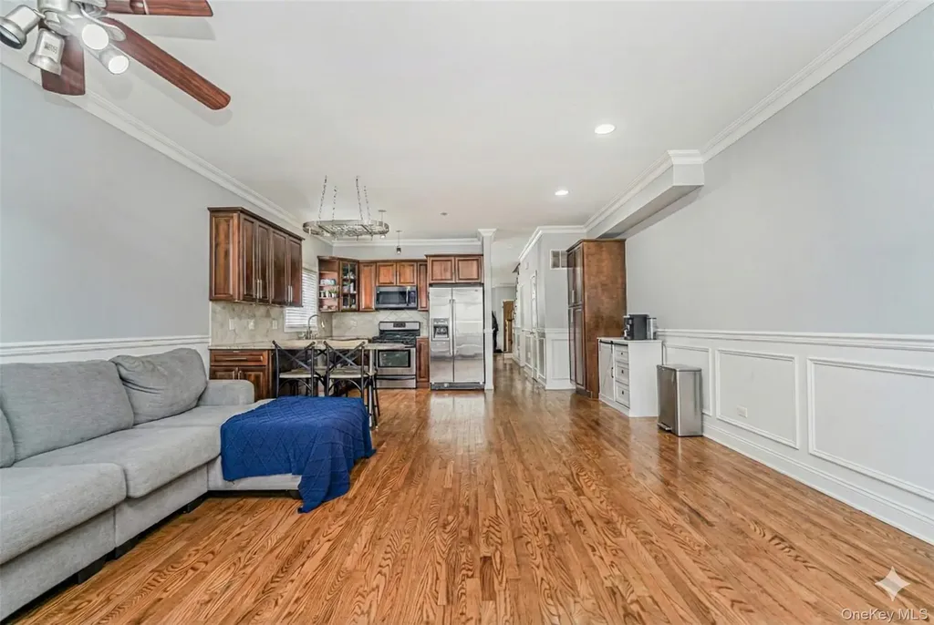 49 Llewellyn Place Staten Island NY 10310