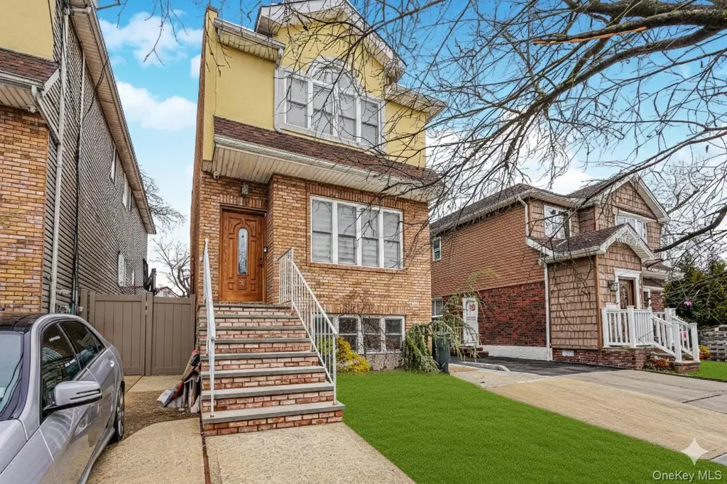 49 Llewellyn Place Staten Island NY 10310