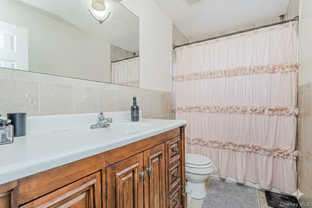 49 Llewellyn Place Staten Island NY 10310