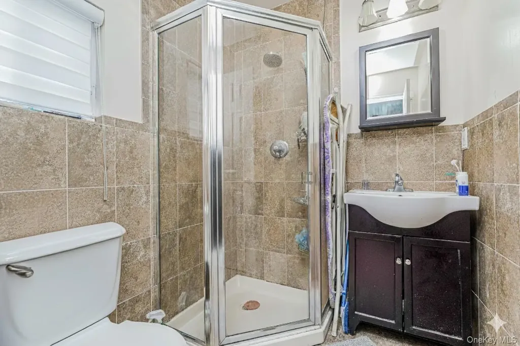 49 Llewellyn Place Staten Island NY 10310