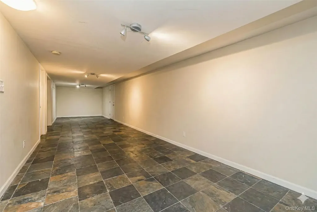 49 Llewellyn Place Staten Island NY 10310